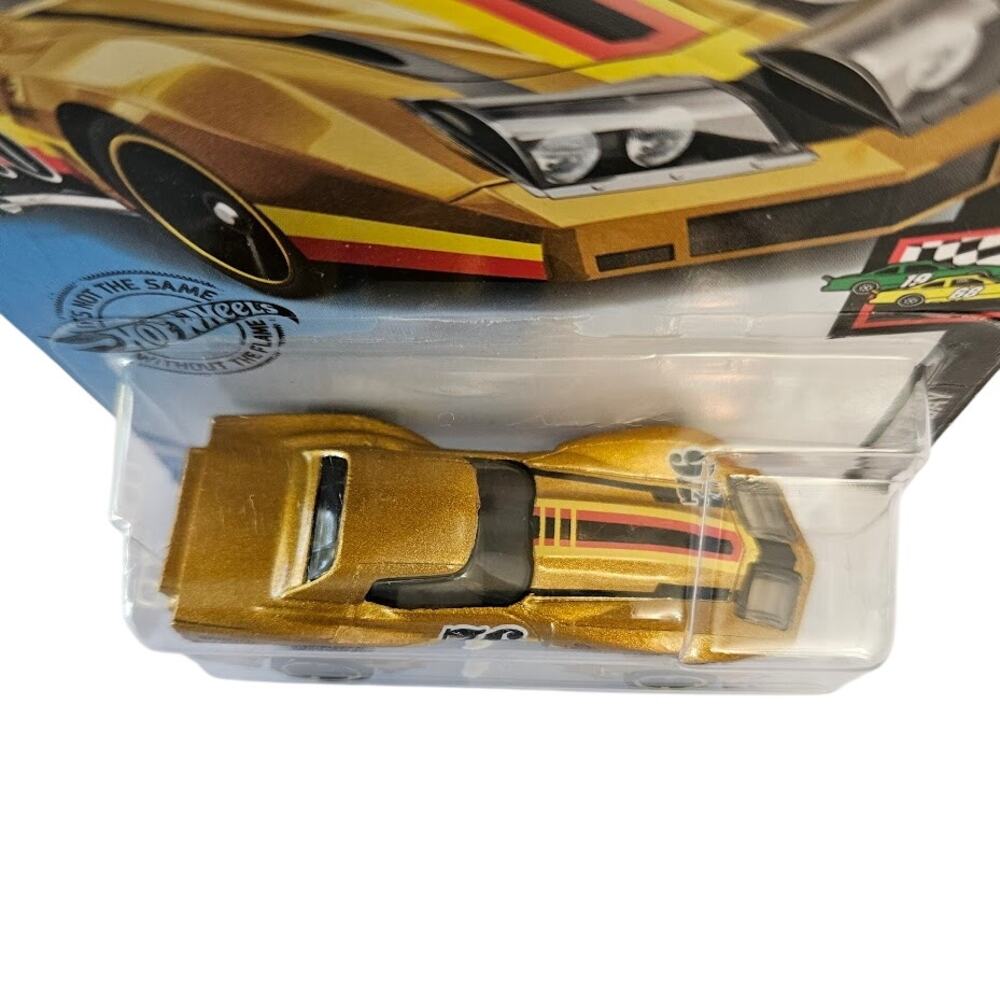 '76 Greenwood Corvette Hot Wheels Year 2017 #34/250, HW Race Day, Gold Die Cast - Picture 6 of 8